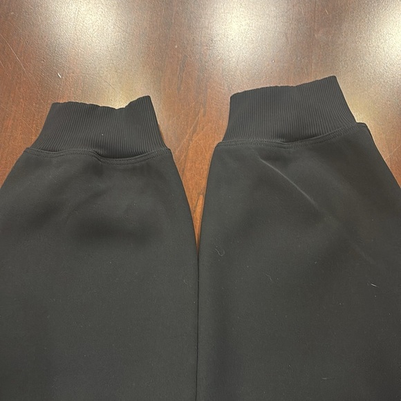 Lululemon light weight jogger - Picture 3 of 5